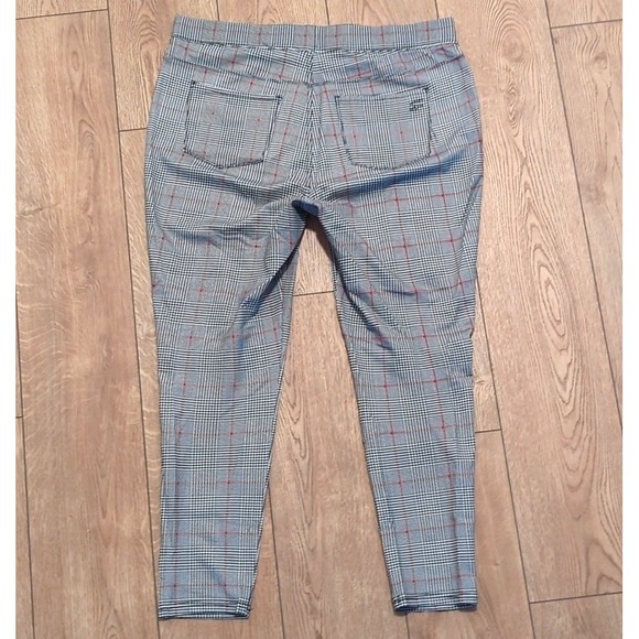 Seven7 Womens Plus XXL 2X Plaid Leggings Pull On Pants Red Black White - Picture 4 of 5